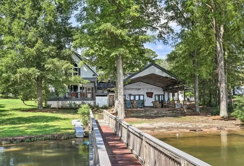 Lakefront Oasis With Deck & Outdoor Kitchen!