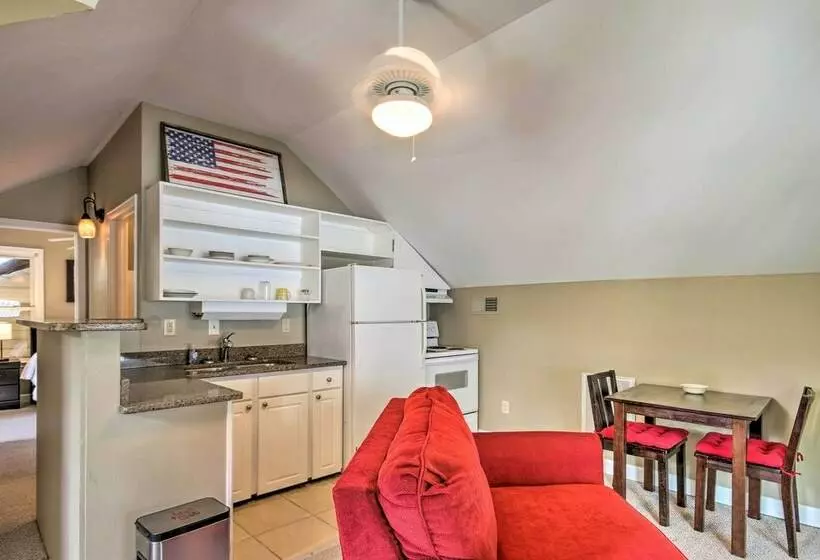 Lakefront Oasis With Deck & Outdoor Kitchen!