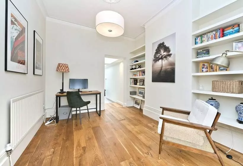 Family Home Near Clapham Common By Underthedoormat