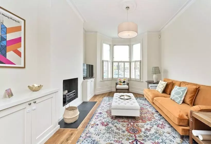 Family Home Near Clapham Common By Underthedoormat