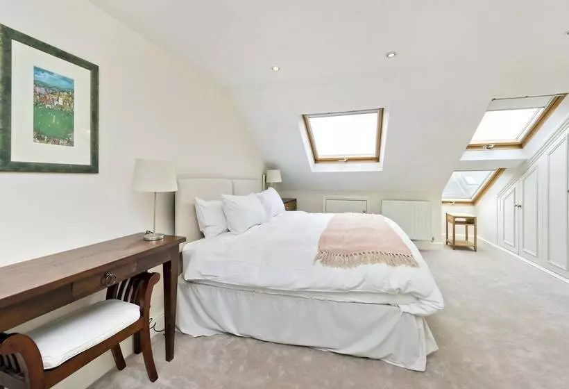 Family Home Near Clapham Common By Underthedoormat