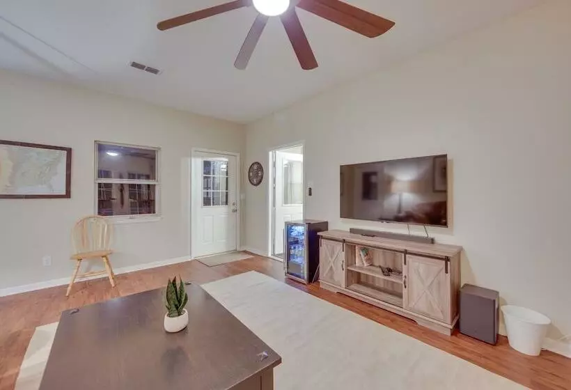 Lovely Hawkins Home W/ Patio & Hangar Garage!