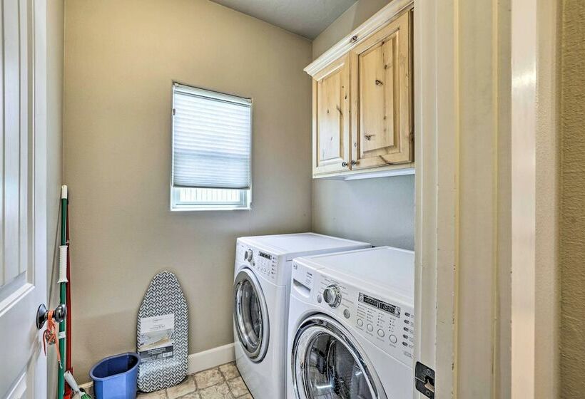 Meridian Home W/ Games & Patio: Pets Welcome!