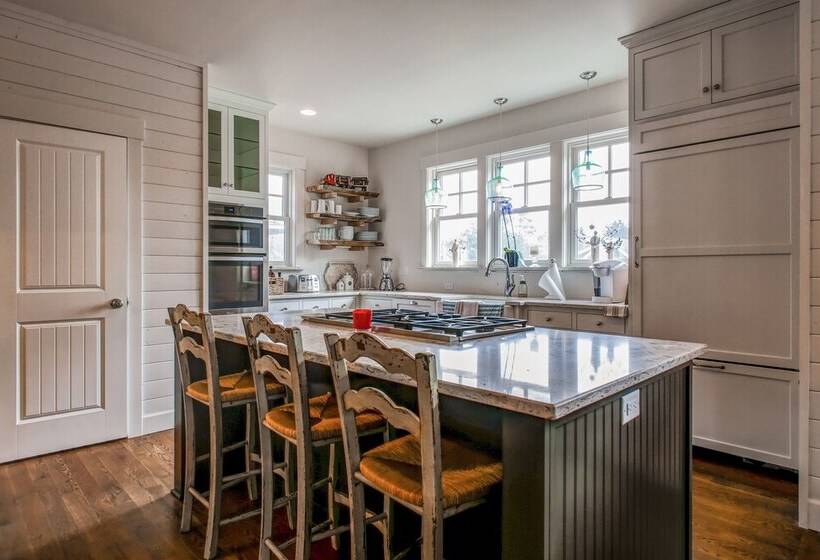 Modern Gearhart Getaway, Walk To Beach & Downtown!