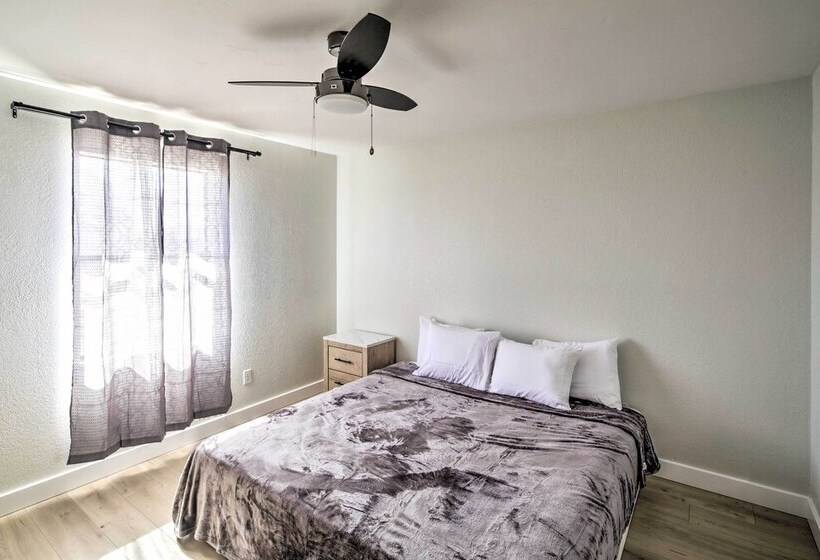 Modern Lake Havasu Retreat: Lake & Mountain Views!