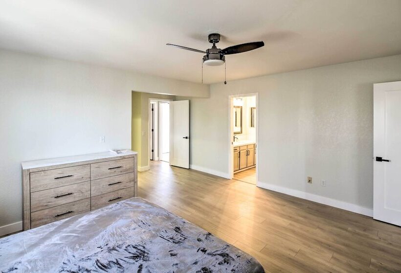 Modern Lake Havasu Retreat: Lake & Mountain Views!