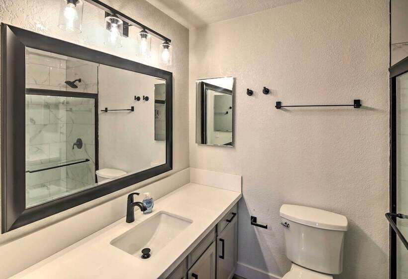 Modern Lake Havasu Retreat: Lake & Mountain Views!