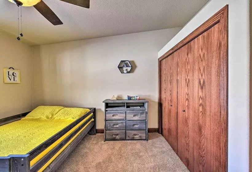 Nathrop Escape W/ Grill: 2 Mi To Hot Springs!