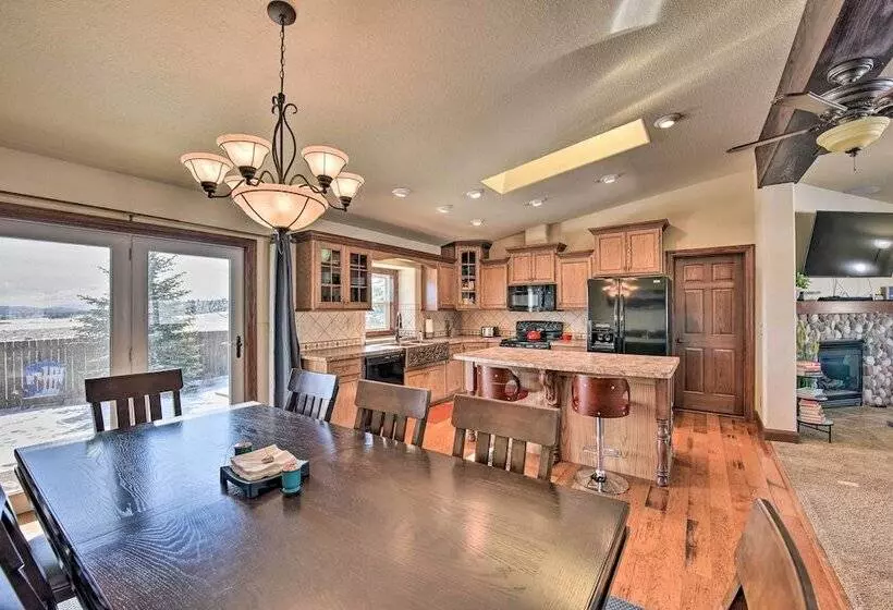 Nathrop Escape W/ Grill: 2 Mi To Hot Springs!