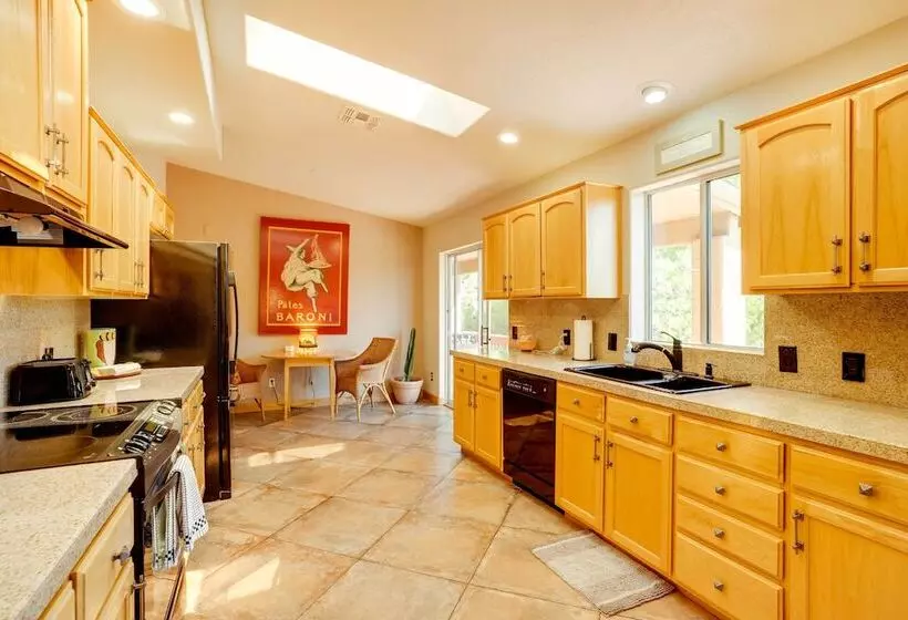 Sedona Home W/ Red Rock Views ~ 10 Mi To Uptown!
