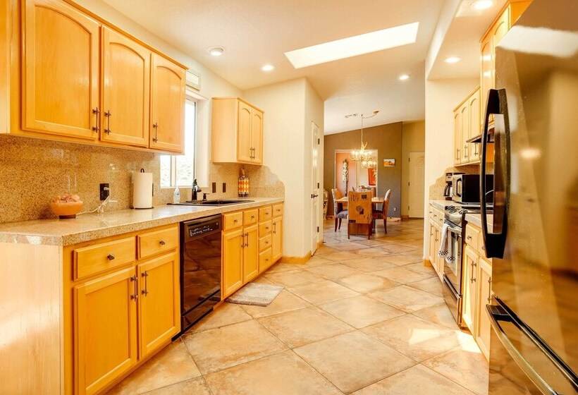 Sedona Home W/ Red Rock Views ~ 10 Mi To Uptown!