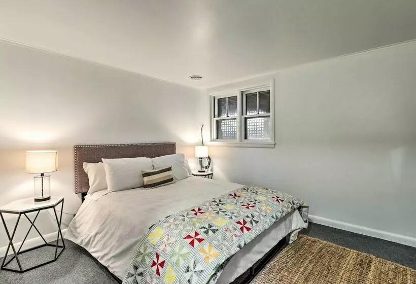 Petfriendly Woodbury Cottage W/ Fire Pit & Pool!
