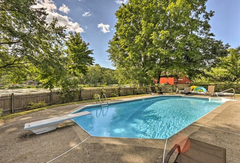 Petfriendly Woodbury Cottage W/ Fire Pit & Pool!