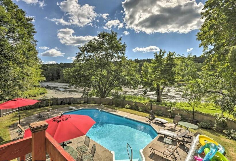 Petfriendly Woodbury Cottage W/ Fire Pit & Pool!