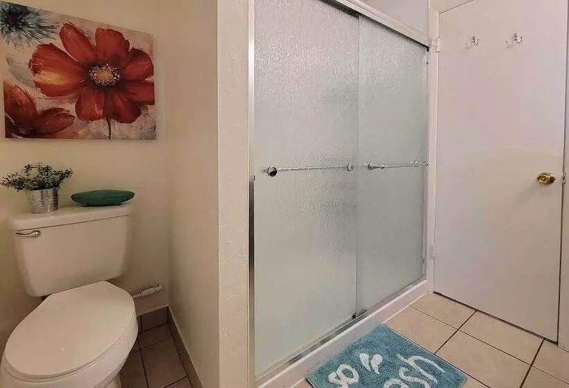 Quaint & Cozy Cottage: 3 Mi To Palisade Wineries!