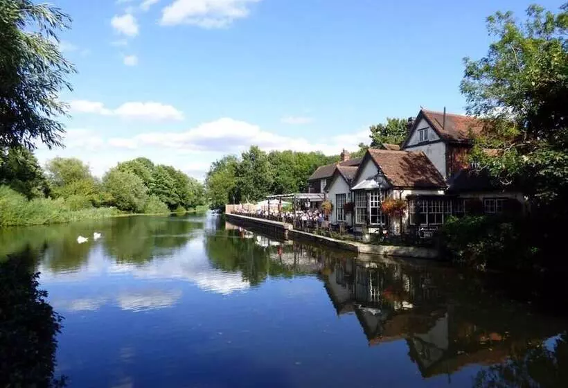 Residenssi Peaceful,captivating Home With Idylic Surroundings