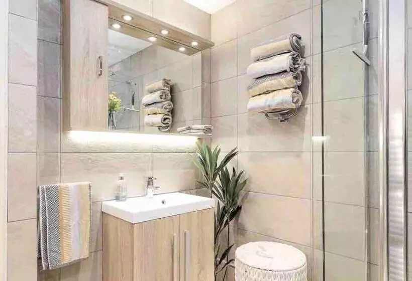 Residenssi Peaceful,captivating Home With Idylic Surroundings