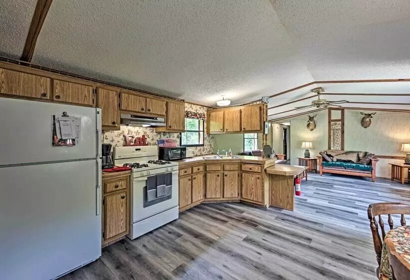 Secluded Woodsy Cabin: Hike, Fish, Hunt + Atv!