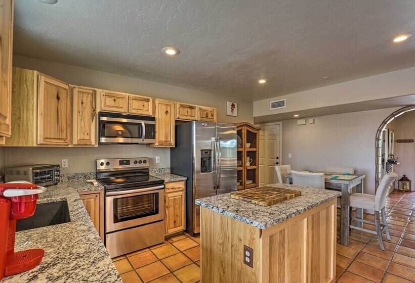 Serene North Tucson Casita: Drive To Golf Courses!