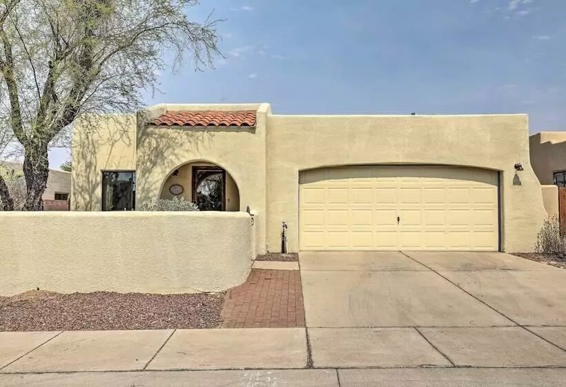 Serene North Tucson Casita: Drive To Golf Courses!