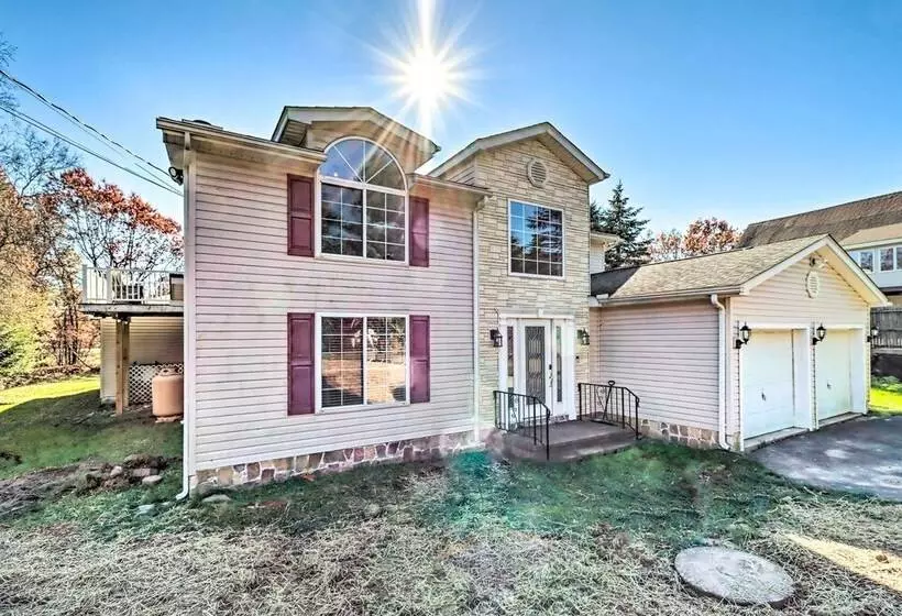 Spacious Long Pond Home Near Camelback Mtn Resort!