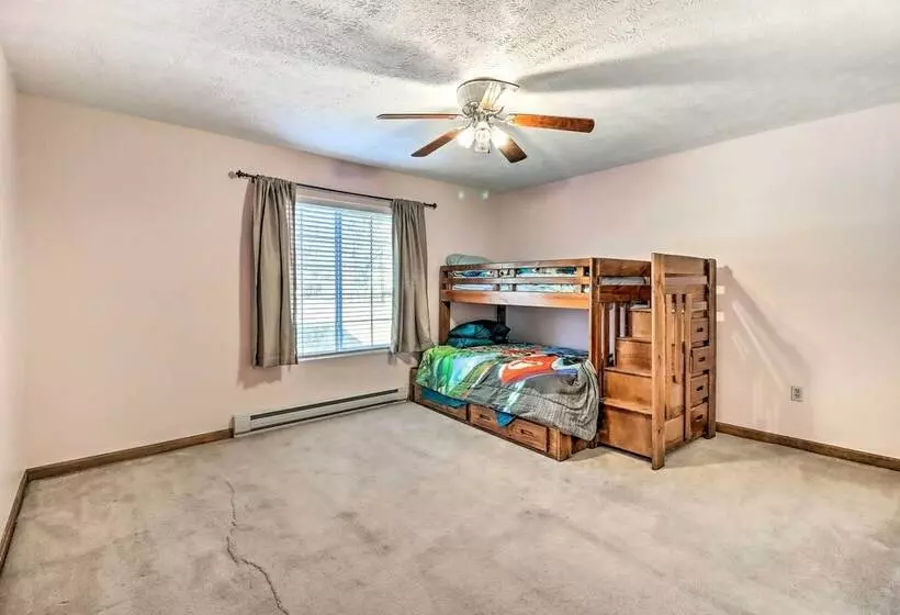 Spacious Long Pond Home Near Camelback Mtn Resort!