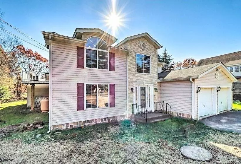 Spacious Long Pond Home Near Camelback Mtn Resort!