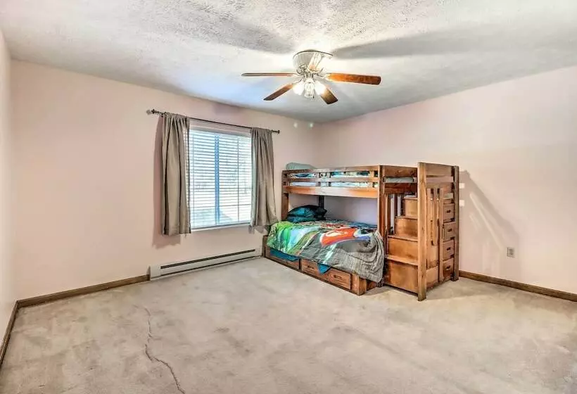 Spacious Long Pond Home Near Camelback Mtn Resort!