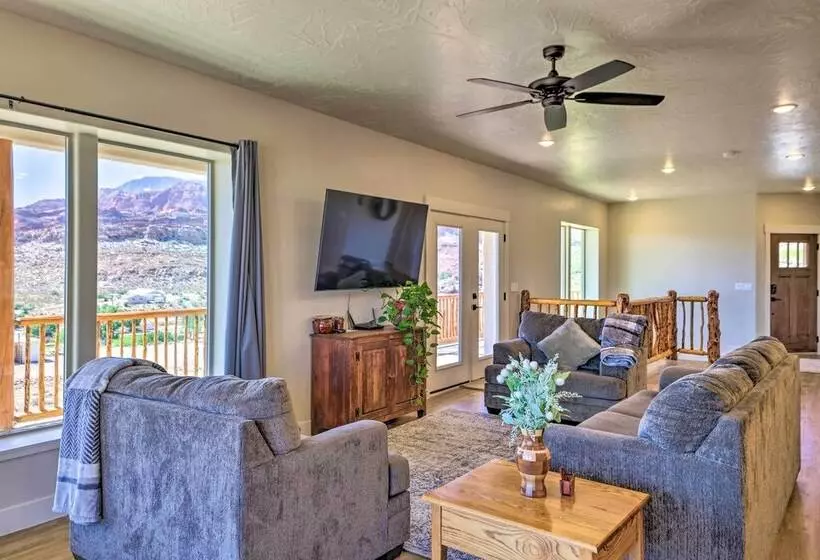 Stunning Adobe Home Overlooking Silver Reef