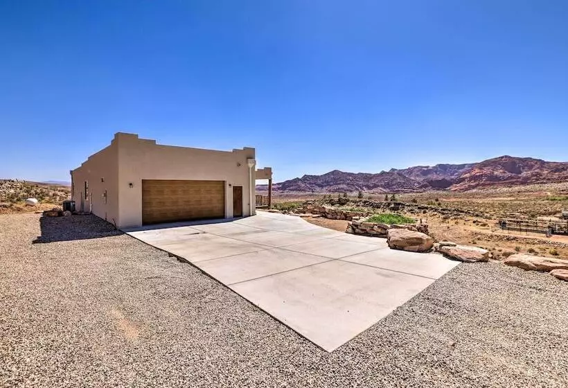 Stunning Adobe Home Overlooking Silver Reef