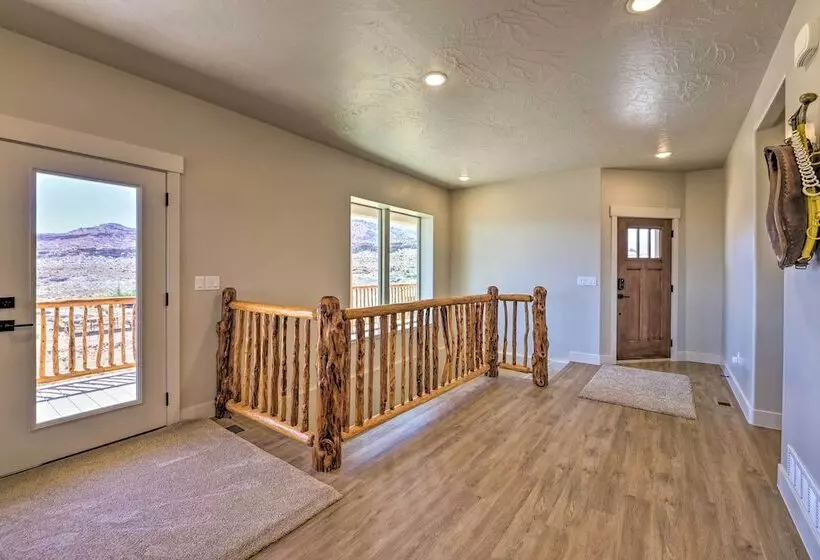 Stunning Adobe Home Overlooking Silver Reef