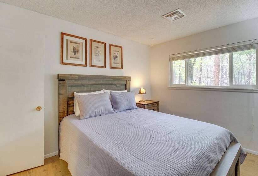 Near Golf & Hiking: Updated Country Club Cabin!