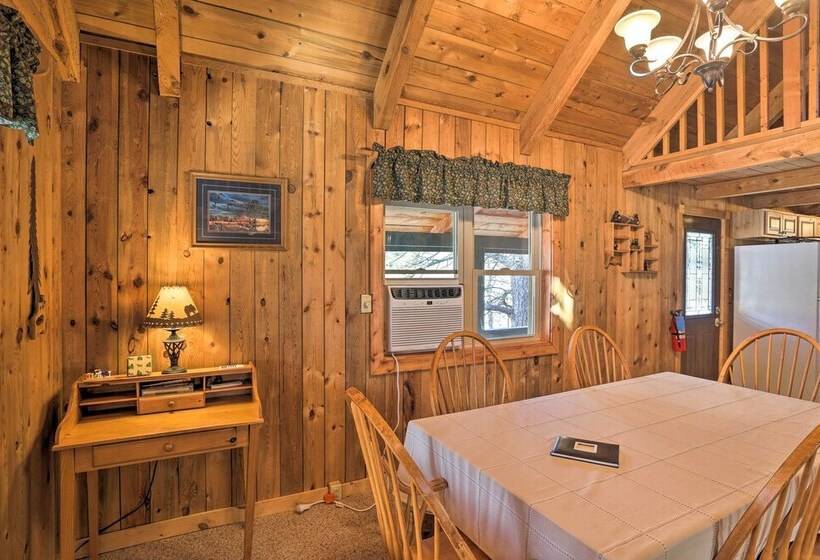Whitewood Cabin: Deck, Gas Grill & Hot Tub!