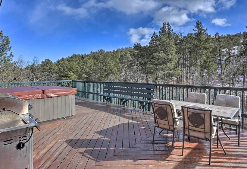 Whitewood Cabin: Deck, Gas Grill & Hot Tub!