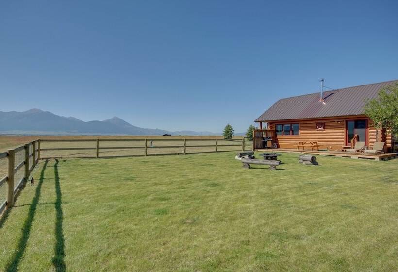 Yellowstone Cabin W/ Stunning Mountain Views