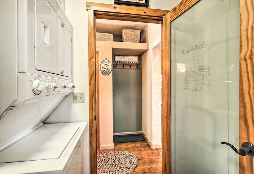 Quaint Williams Cabin Near Grand Canyon