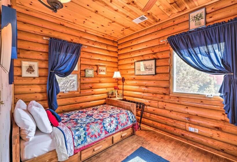 Quaint Williams Cabin Near Grand Canyon