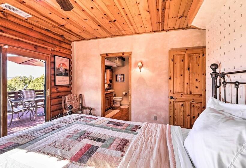 Quaint Williams Cabin Near Grand Canyon