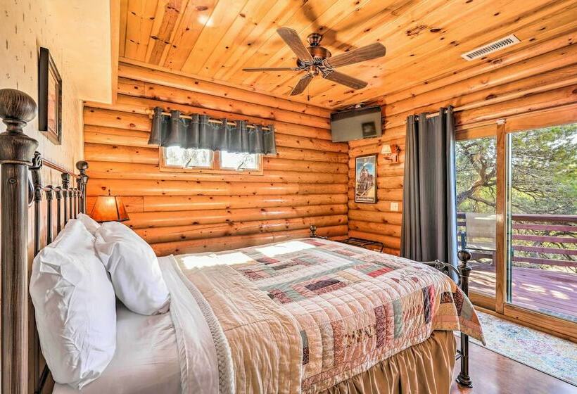 Quaint Williams Cabin Near Grand Canyon