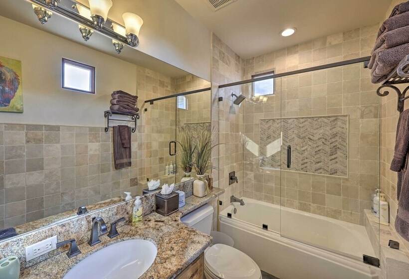 Cave Creek Oasis W/ Putting Green, Spa & Mtn View!