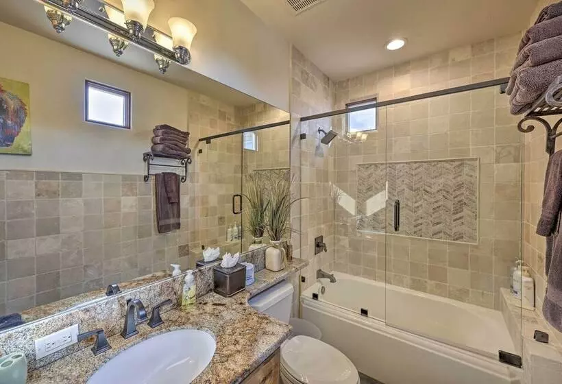 Cave Creek Oasis W/ Putting Green, Spa & Mtn View!