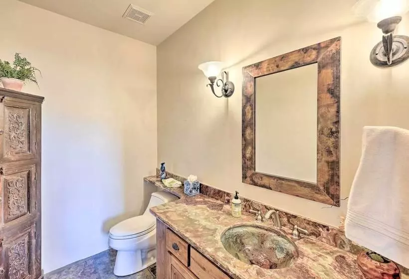 Cave Creek Oasis W/ Putting Green, Spa & Mtn View!