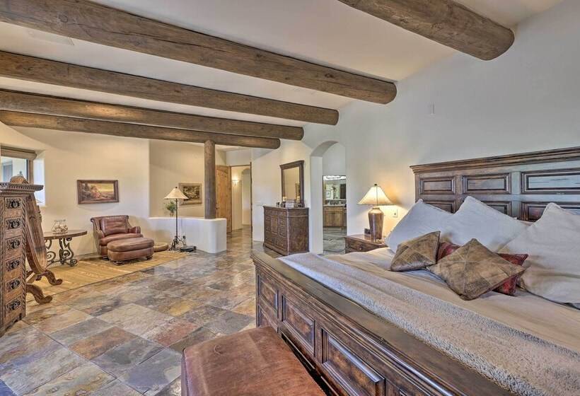 Cave Creek Oasis W/ Putting Green, Spa & Mtn View!