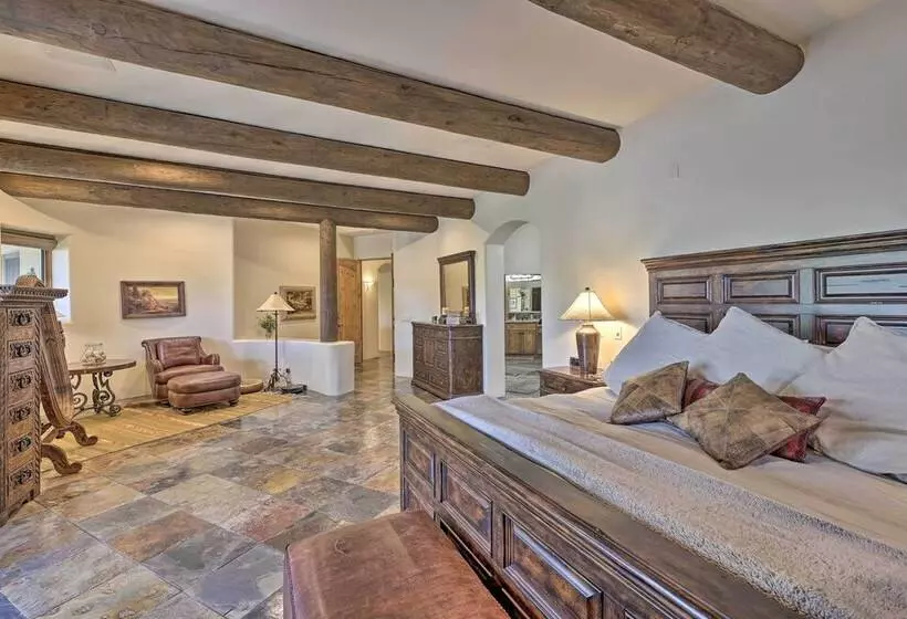 Cave Creek Oasis W/ Putting Green, Spa & Mtn View!