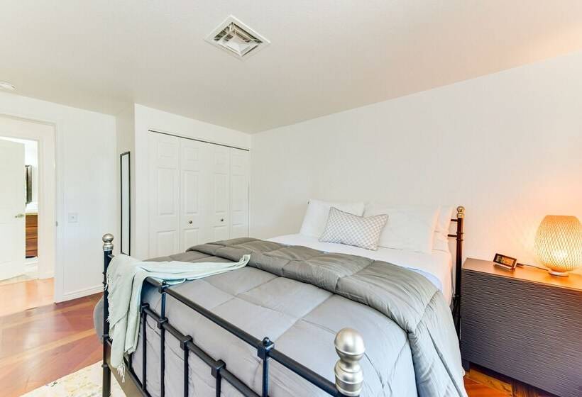 Chandler Retreat: Outdoor Pool, Patio & Media Room