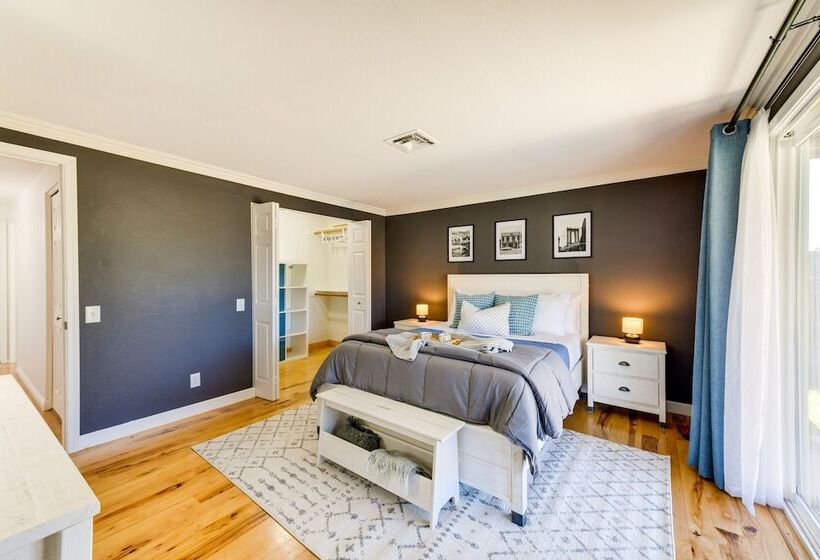 Chandler Retreat: Outdoor Pool, Patio & Media Room