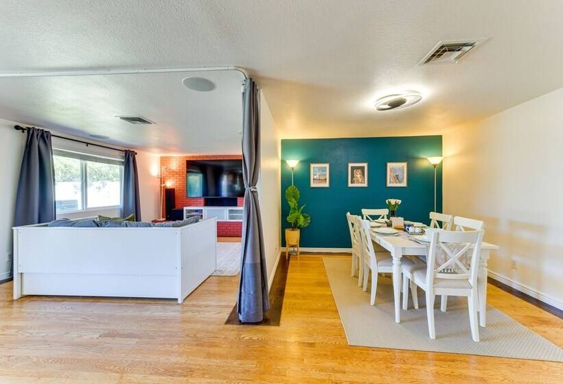 Chandler Retreat: Outdoor Pool, Patio & Media Room