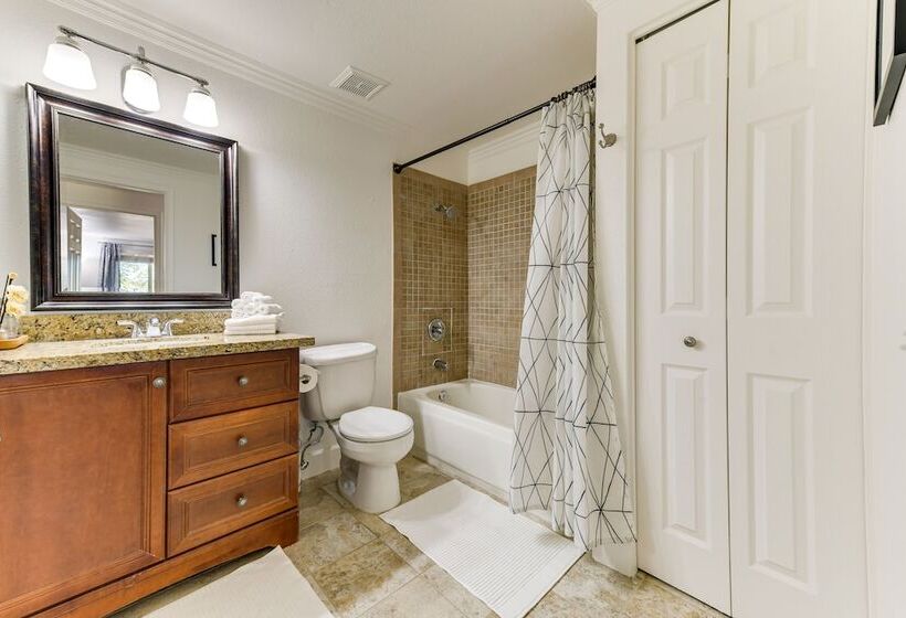 Chandler Retreat: Outdoor Pool, Patio & Media Room