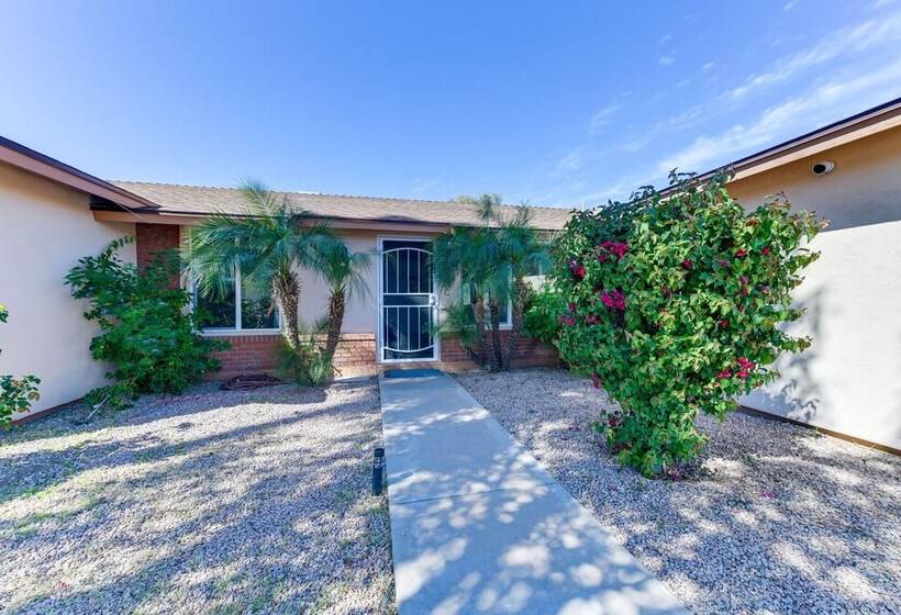 Chandler Retreat: Outdoor Pool, Patio & Media Room