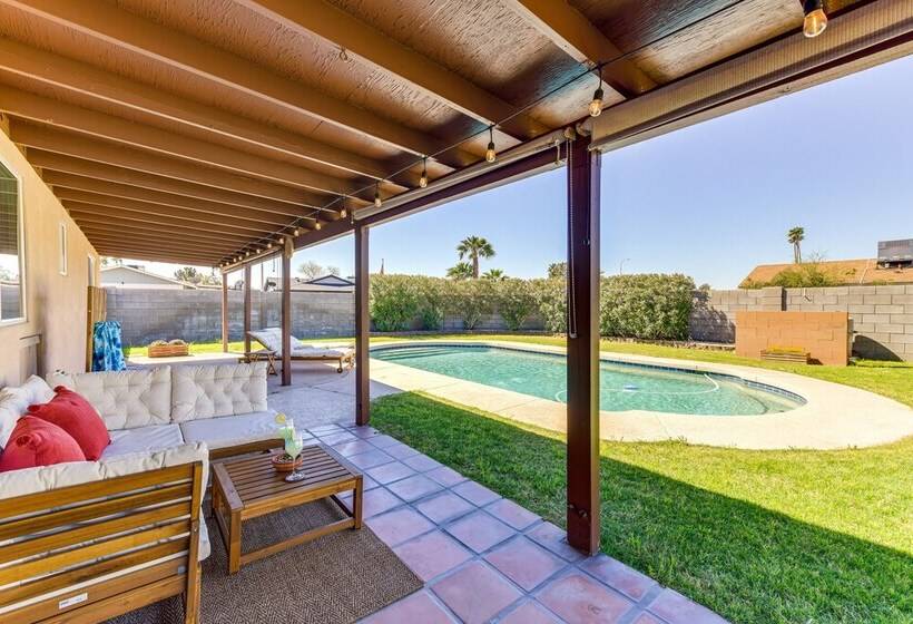 Chandler Retreat: Outdoor Pool, Patio & Media Room